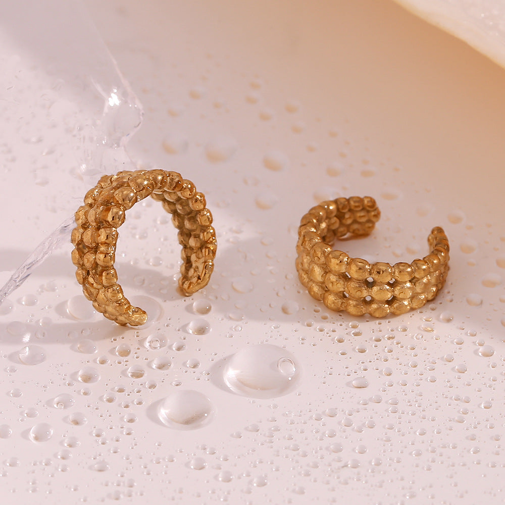 Pendientes de clip de acero inoxidable chapados en oro de 18 quilates con diseño geométrico en forma de C y tres filas de cuentas para mujer, estilo OL.