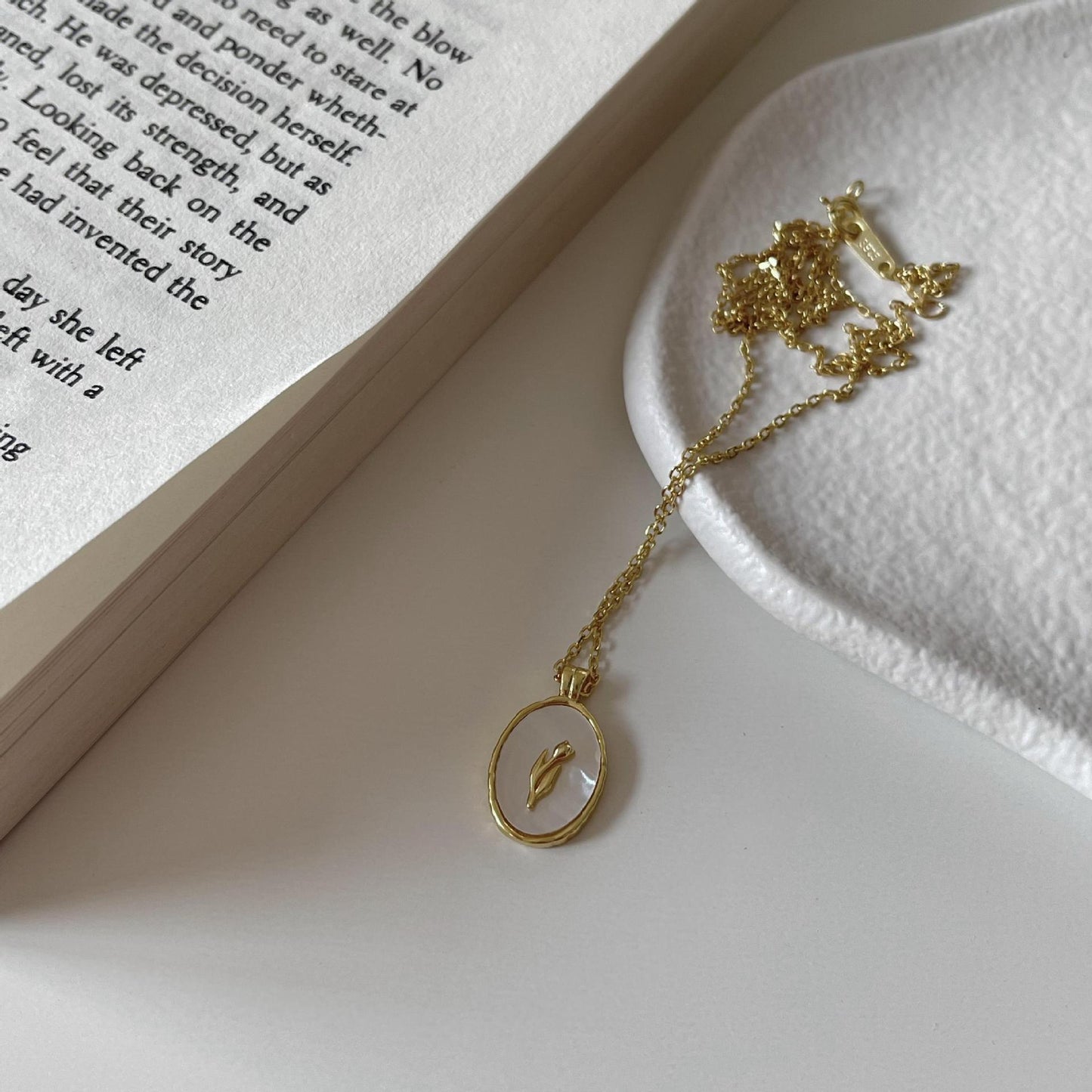 Minimalist Geometric Oval Tulip Shell Pendant Necklace in 925 Sterling Silver with Beaded Chain
