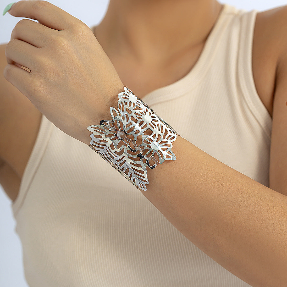 Minimalist Geometric Metal Bracelet with Hollow Floral and Leaf Motifs Electroplated for Women