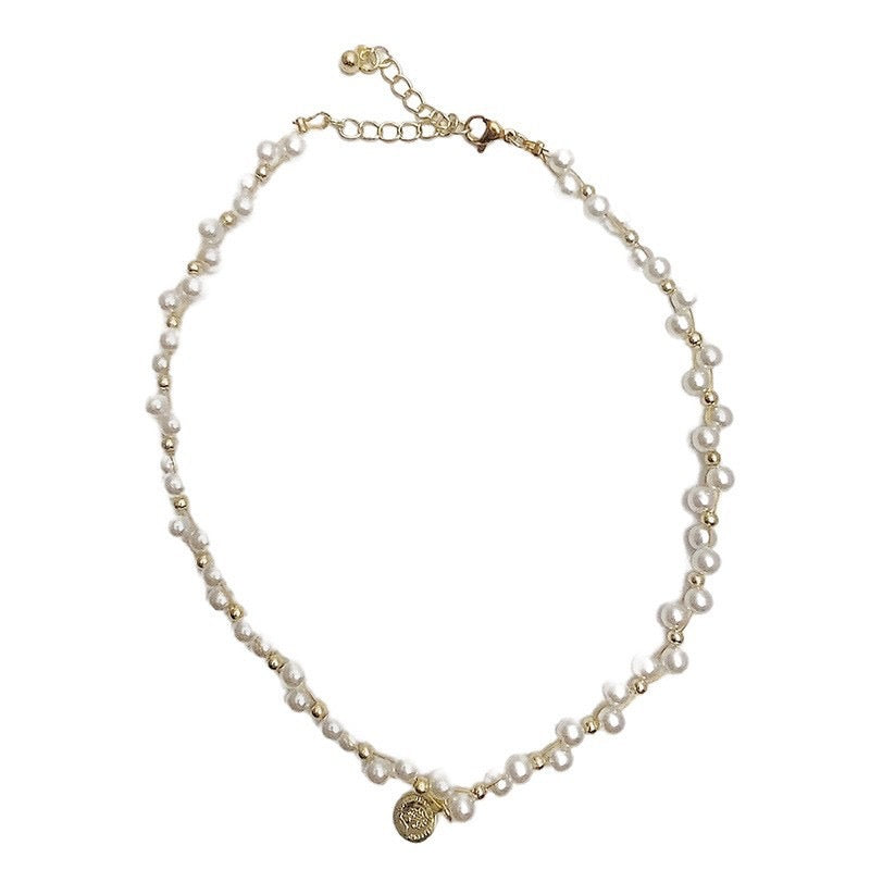 Collana con ciondolo a personaggio dei cartoni animati d'ispirazione vintage per donna con intarsio di perle artificiali su catena a O