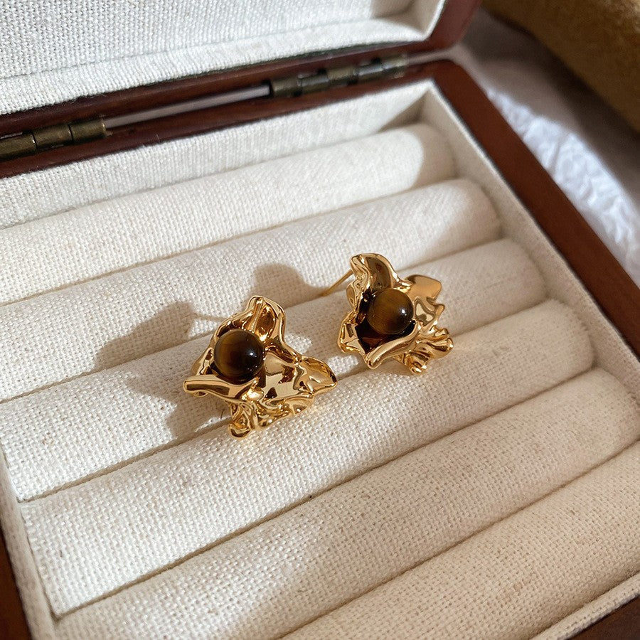 Pendientes de tuerca ovalados de ojo de tigre estilo Maillard vintage con postes de plata 925 bañados en oro de 18 quilates