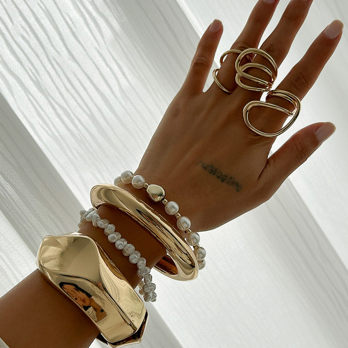 Bracciale a cerchio irregolare geometrico vintage da donna in lega con finitura galvanica