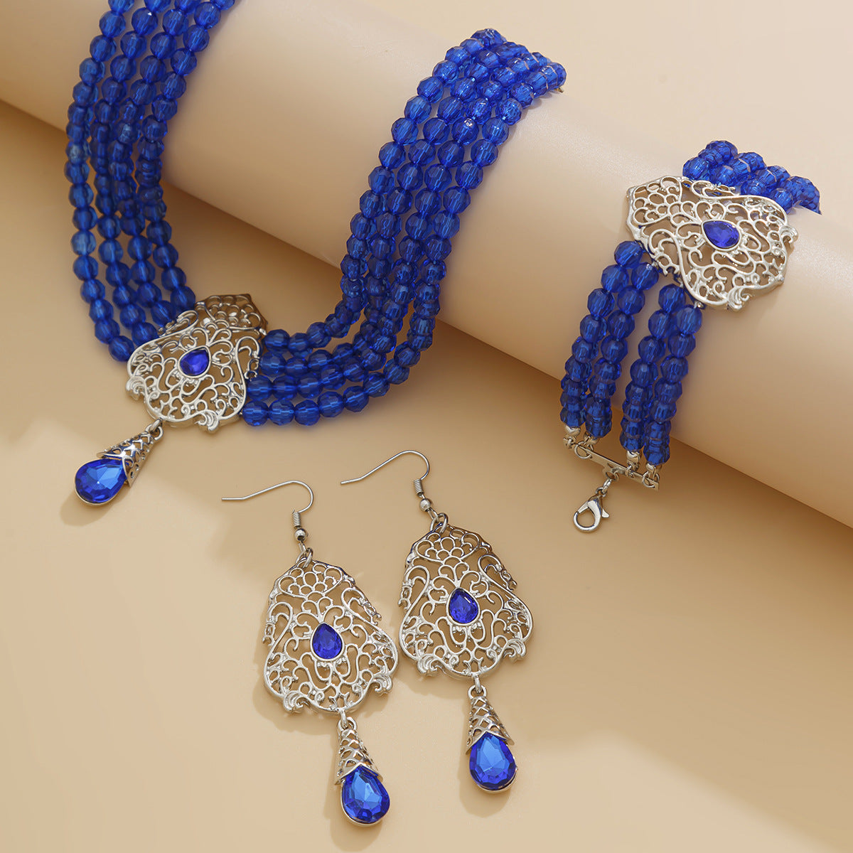 Vintage French-Style Floral and Teardrop-Shaped Alloy Choker Necklace with Crystal Accents and Tassel Details for Women