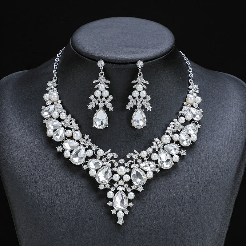 Vintage Floral Leaf Drop Necklace Set for Women Alloy Pendant with Rhodium Plating on O-Chain and Matching Earrings