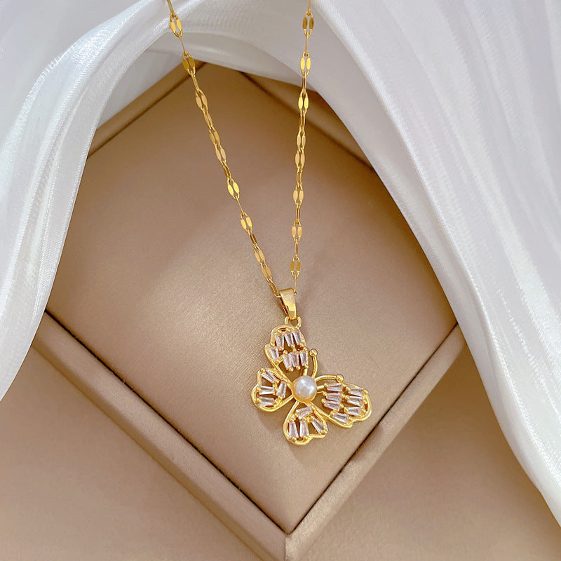 Collana Unisex in Acciaio al Titanio Geometrico a Farfalla con Ciondolo Placcato in Rame