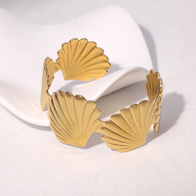 Bracciale Minimalista Elegante Regolabile a Maglie Larghe a Scallop in Acciaio Inossidabile da Donna con Finitura Placcata