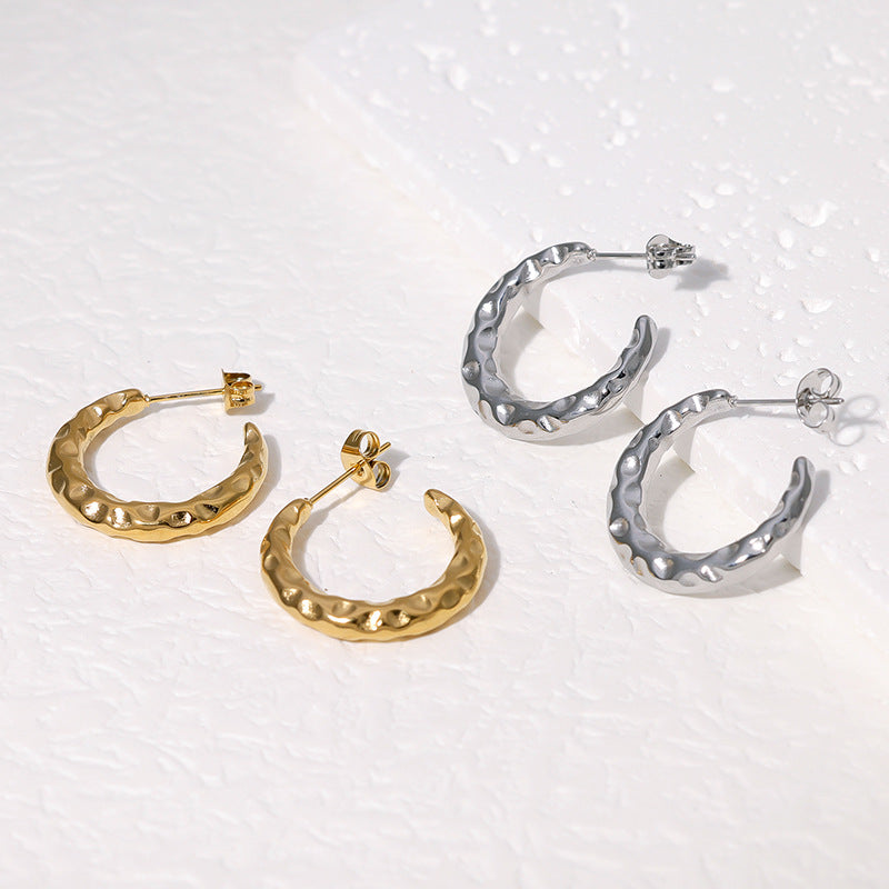 Minimalist C-Shaped Stainless Steel Earrings with 18K Gold Plating for Women — Hypoallergenic, Fade-Resistant, Elegant Everyday Jewelry