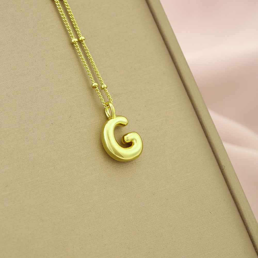 Collar Colgante con Inicial Minimalista para Mujer en Cobre con Acabado Galvanizado Cadena Ajustable para Clavícula