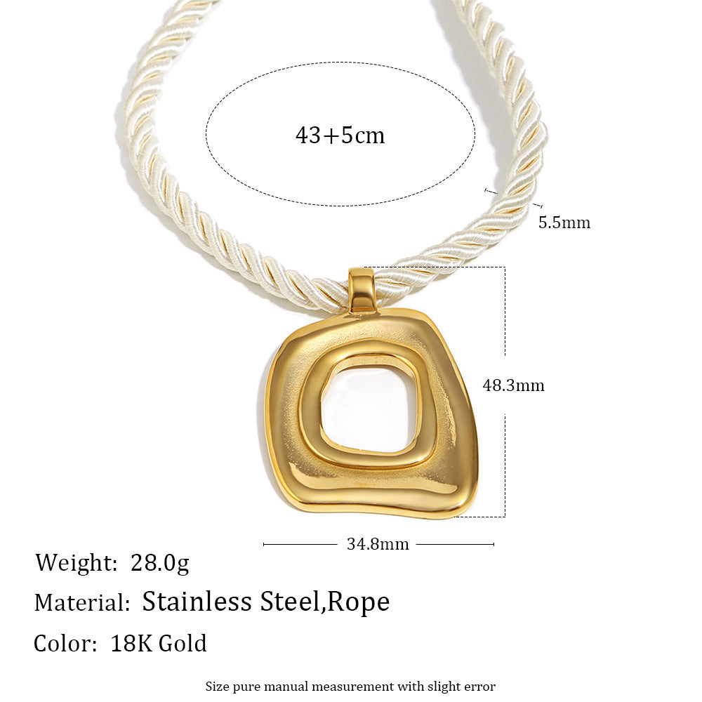 Collana con ciondolo quadrato geometrico minimalista e cavo da donna in acciaio inossidabile placcato oro 18 carati