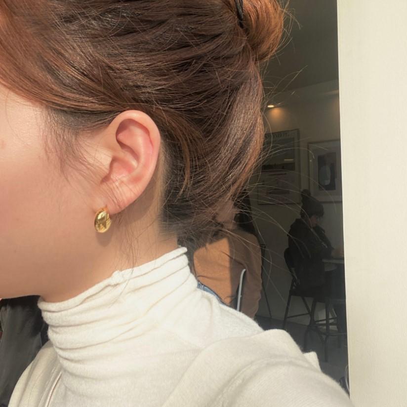 Pendientes Minimalistas de Plata de Ley 925 con Forma de Lágrima, Perla Incrustada y Diseño Geométrico