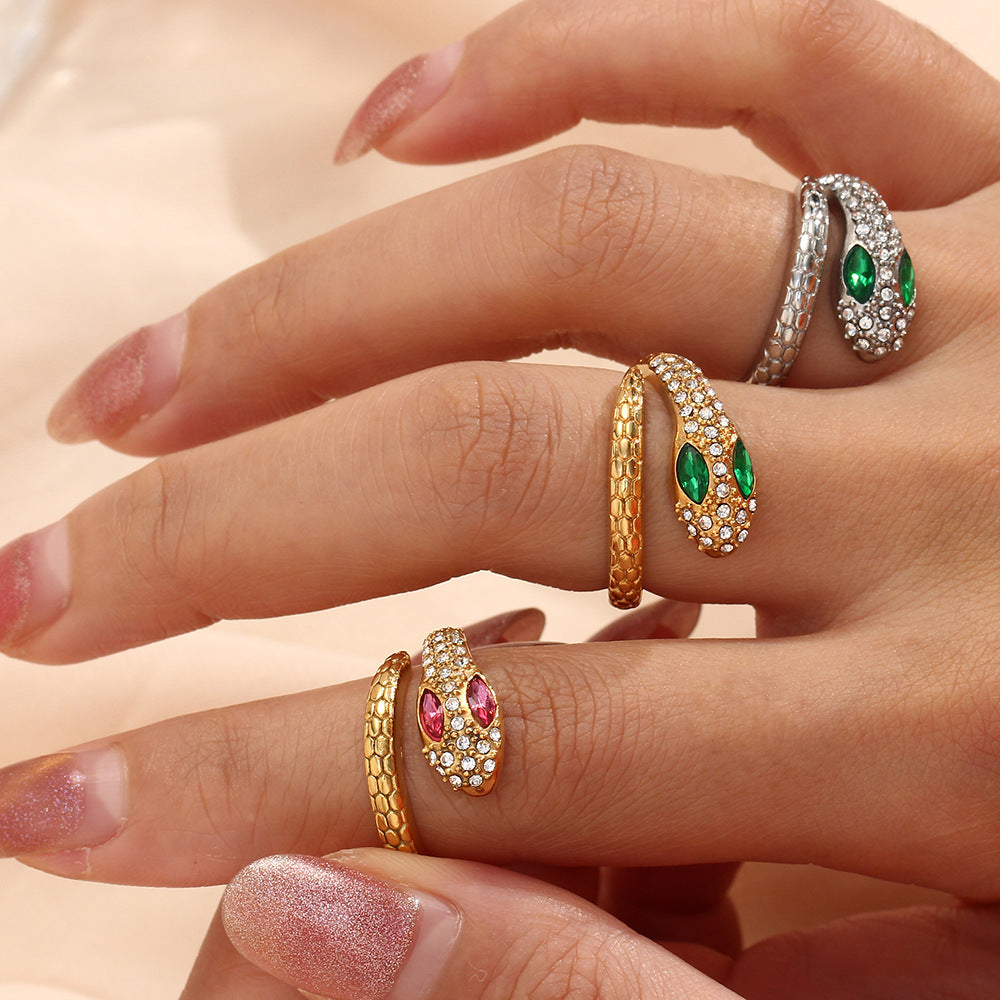 Anillo Ajustable Estilo Vintage de Serpiente en Acero Inoxidable con Baño de Oro de 18K y Incrustaciones de Pedrería