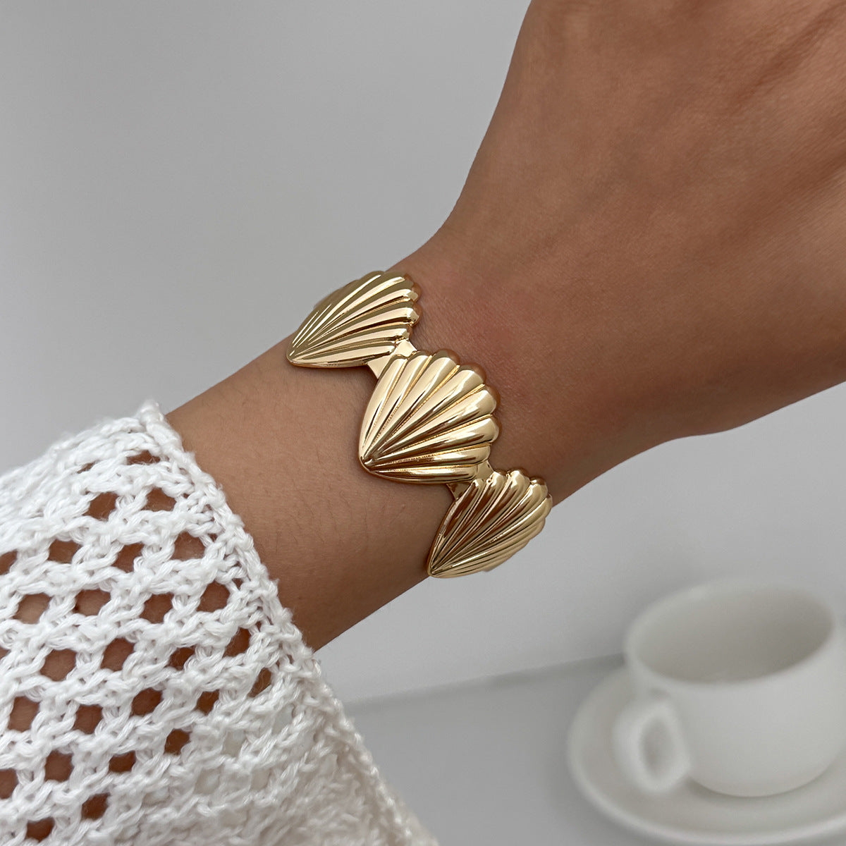 Vacation Style Floral Seashell Open Bangle Bracelet for Women in Plated Metal