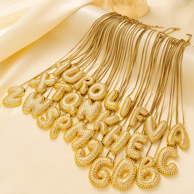 Collana da donna in acciaio al titanio a forma di lettera alla moda con intarsio in strass, design a catena a scatola