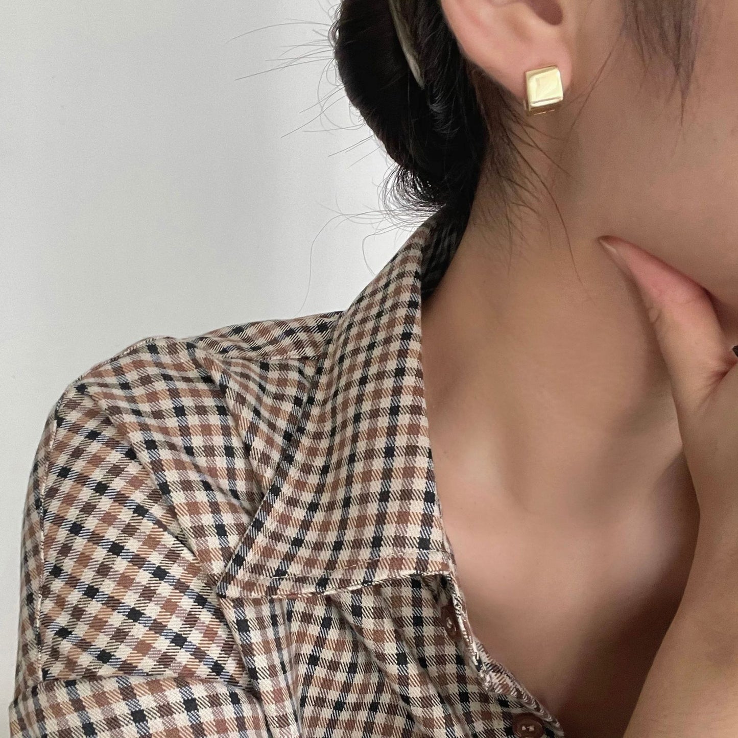 925 Sterling Silver Square Teardrop Hoop Earrings with Pearl Inlay Gold and Platinum Plated Geometric Design