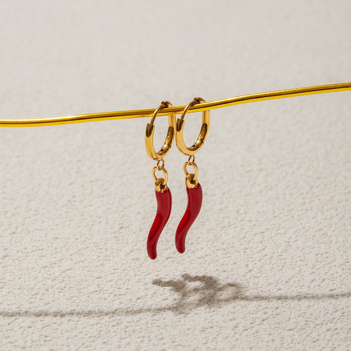 Orecchini Da Donna In Acciaio Inox A Forma Di Peperoncino Con Finitura Smaltata Alla Moda