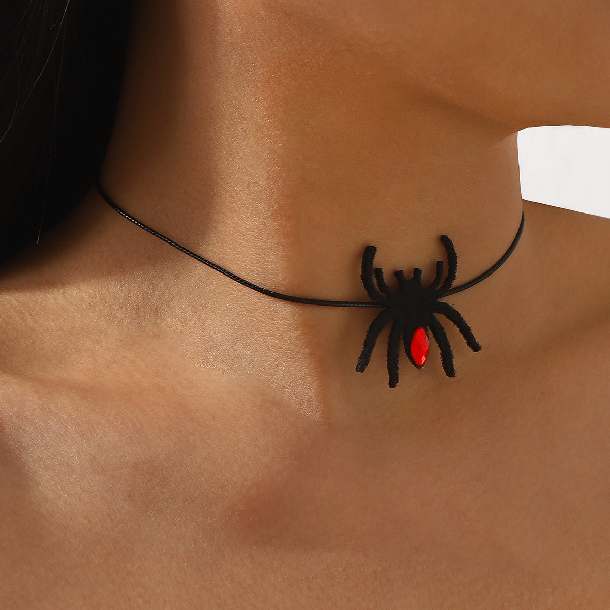 Collar con colgante de murciélago y araña espeluznante de Halloween para unisex con tela de fieltro y cuerda, accesorio gótico hecho a mano para fiestas
