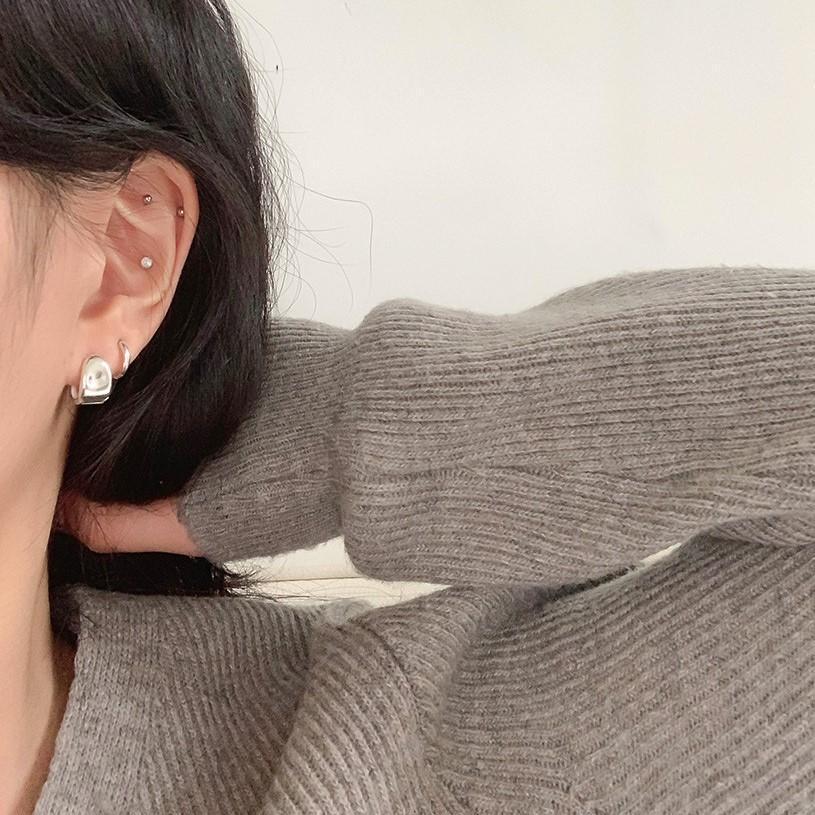 Orecchini a perno ovali minimalisti da donna in argento sterling 925 con intarsio di perle