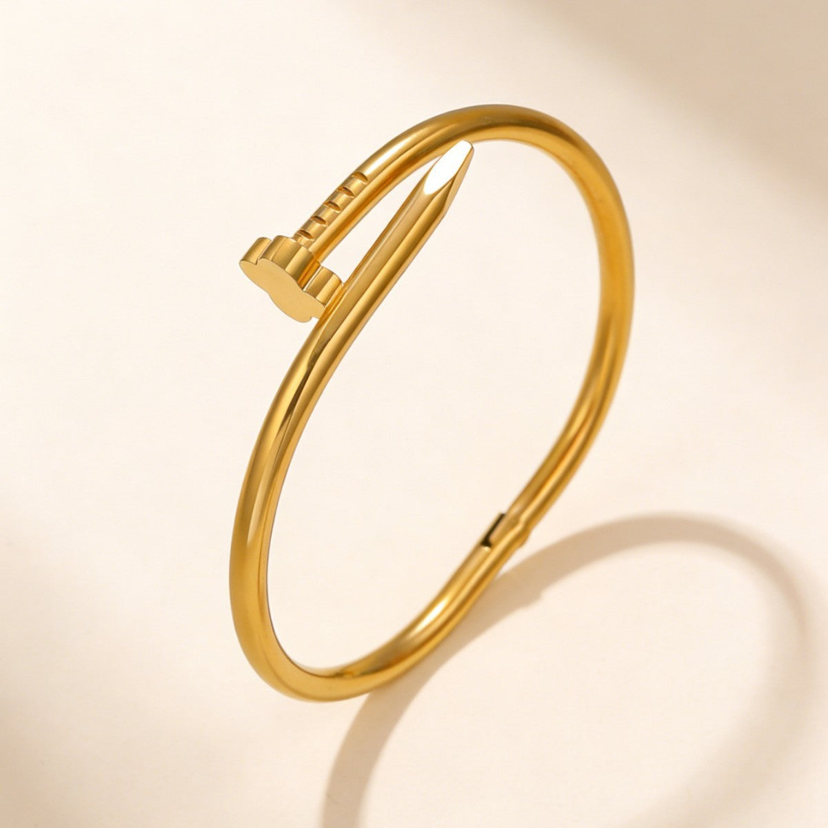 Minimalist Single Row Rhinestone Geometric Clover Nail Titanium Steel Bracelet 18K Gold Plated