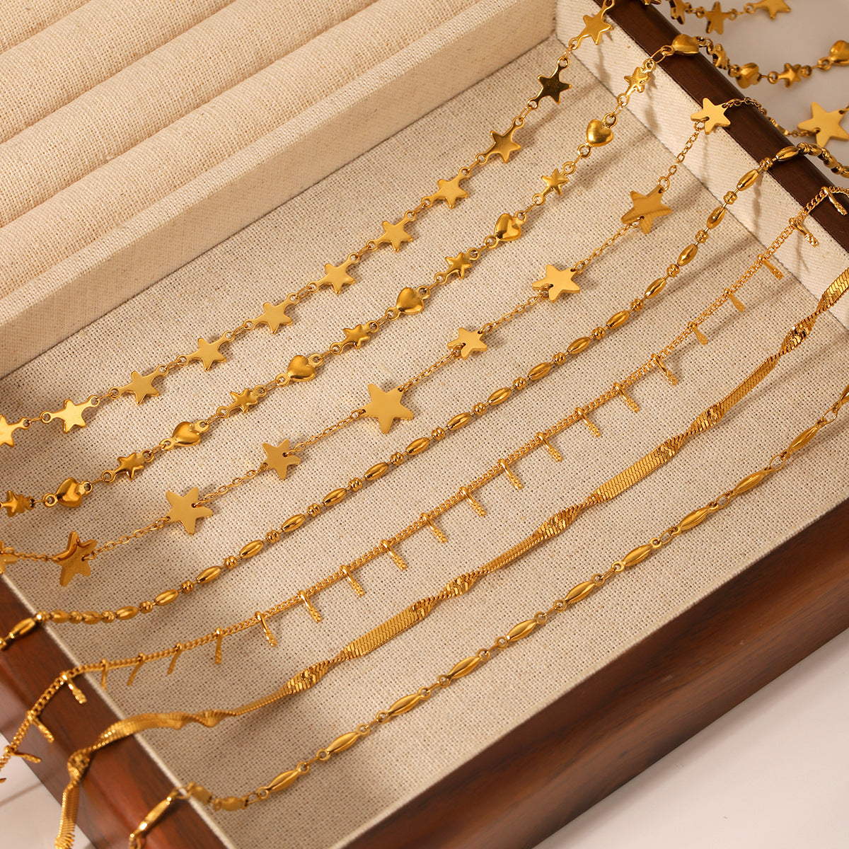 Minimalist Star-Shaped Stainless Steel Necklace with Plated Finish for Women Locket Chain
