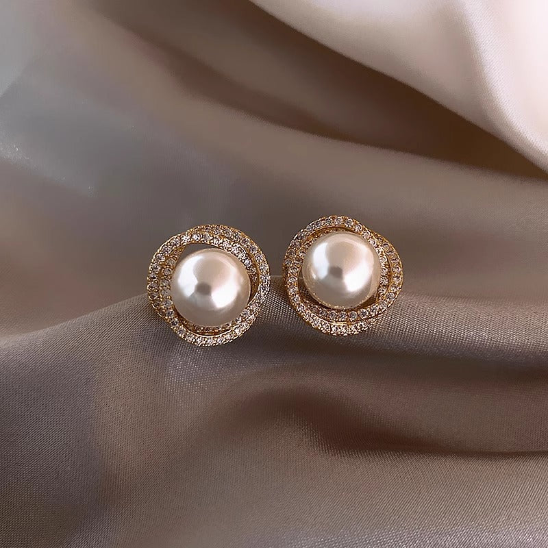 Orecchini a perno geometrici in rame da donna con placcatura in oro 18 carati dal design leggero e lussuoso