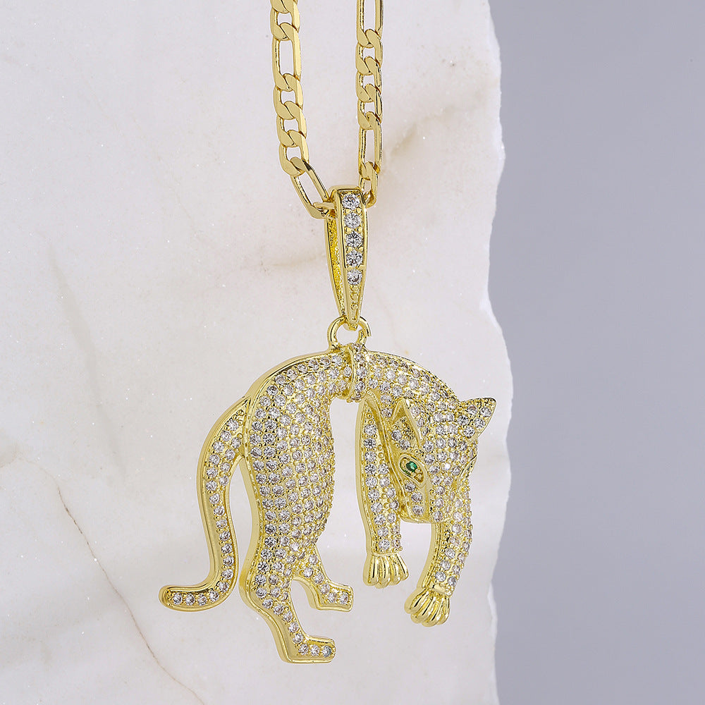 Collana con Pendente a Leopardo in Stile Punk in Rame con Placcatura in Oro Vero e Intarsio di Zirconi per Donne