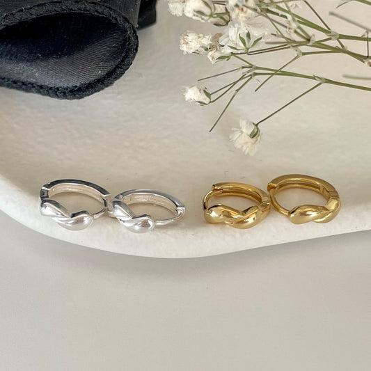 Pendientes de tuerca minimalistas a cuadros de plata de ley 925 con perlas incrustadas en forma de lágrima para mujer