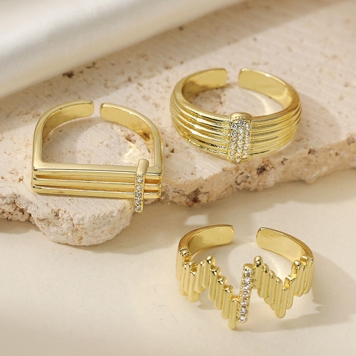 Minimalist Geometric Open Ring for Women Made of Brass with 18K Gold Plating and Zircon Inlay
