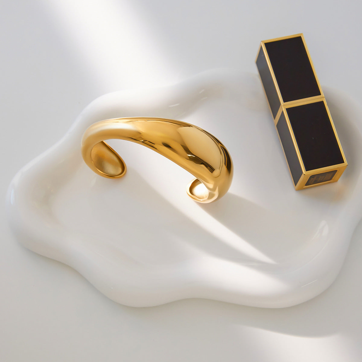 Pulsera minimalista geométrica de acero de titanio para mujer con acabado chapado, brazalete ajustable de acero inoxidable, joyería