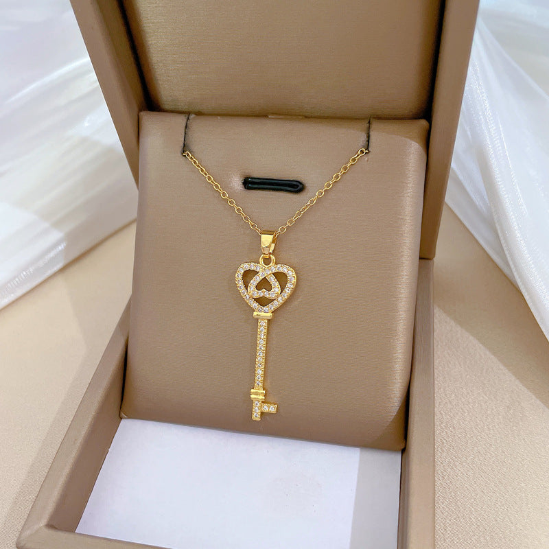 Luxury Sweet Heart-Shaped Rhinestone Pendant Necklace in Titanium Steel and Stainless Steel for Unisex