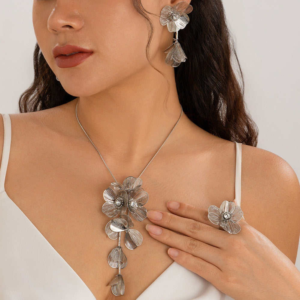 Floral Pattern Plated Brass Necklace for Women