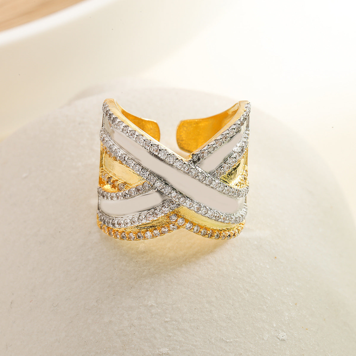 Anello aperto geometrico vintage alla moda, micro-incastonato con zirconi cubici, placcato oro 18 carati, in rame, a fascia larga, da donna