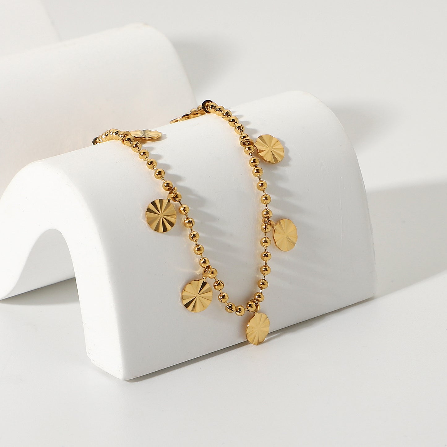 18K Gold Plated Stainless Steel Anklet for Women with Petal and Disc Pendants Figaro Style Minimalist Anklet Adjustable Foot Jewelry