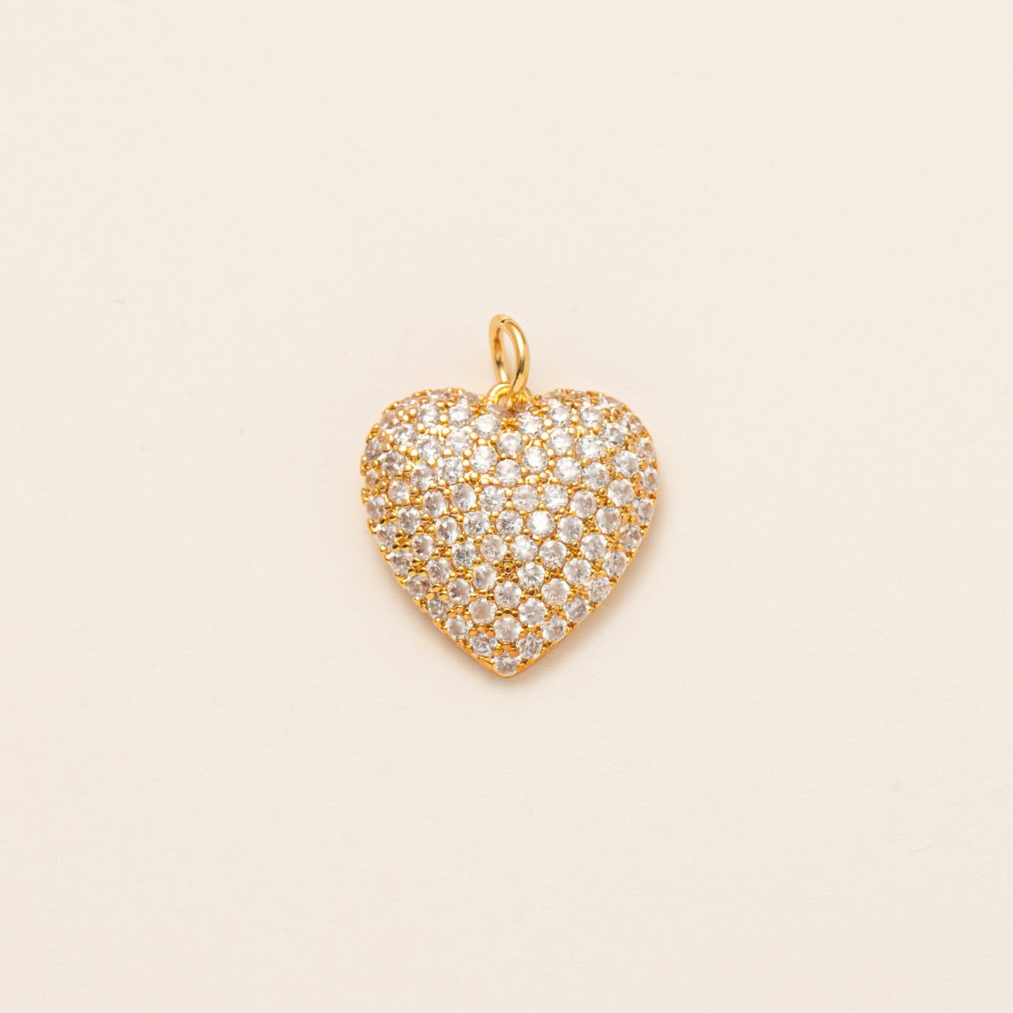 Collana con ciondolo a forma di cuore geometrico in ottone e zirconi cubici
