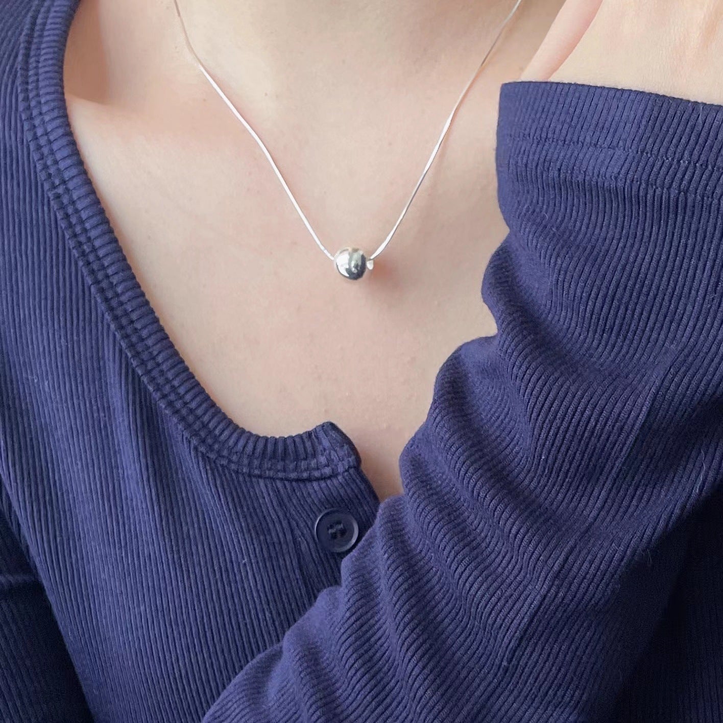 S925 Sterling Silver Snake Bone Chain Necklace with Geometric Round Pendant Modern Minimalist Women's Jewelry