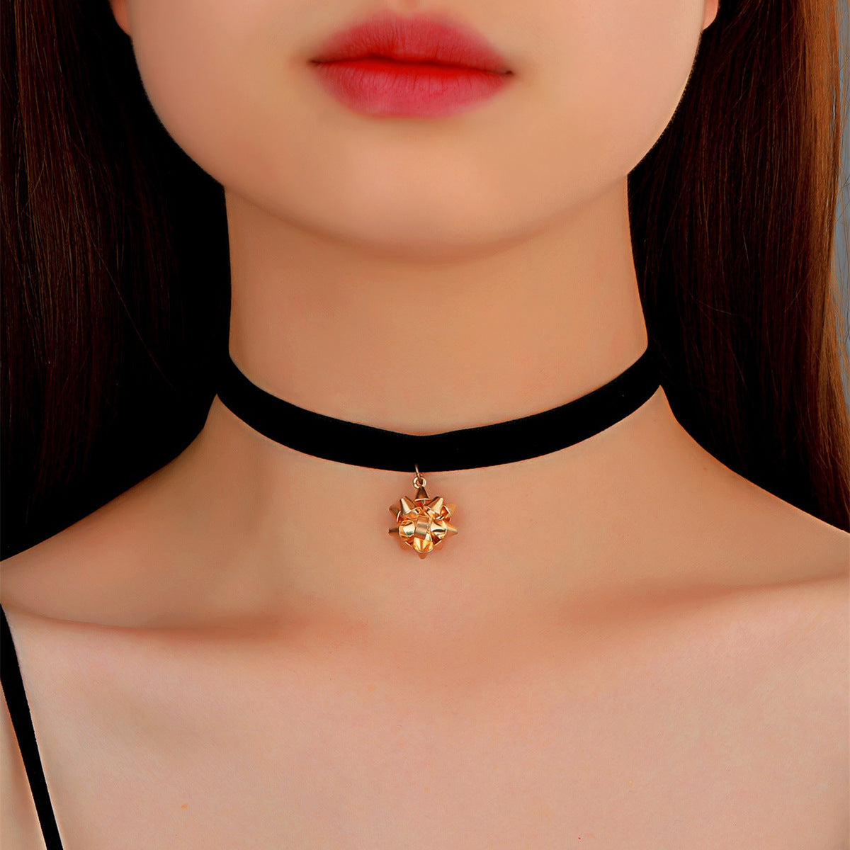 Collana girocollo vintage natalizia da donna con ciondolo a campana in lega, design geometrico, finitura galvanica, nastro in velluto regolabile
