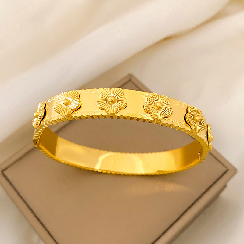 Five-Color Brushed Geometric Clover 18K Gold Plated Titanium Steel Open Cuff Bracelet for Women