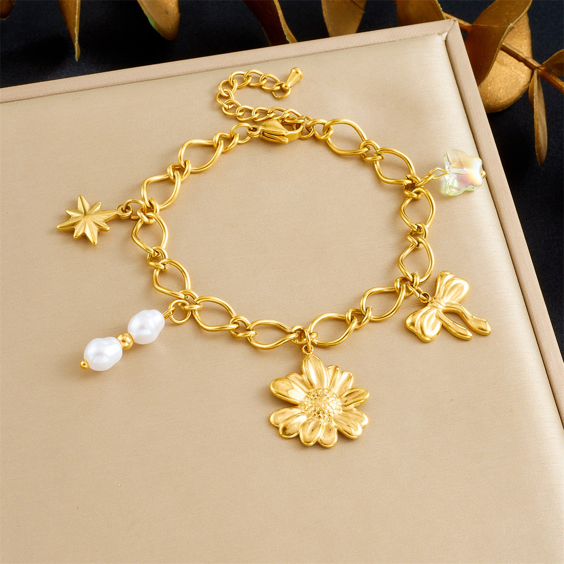 Vintage Elegant Gold Plated Floral Pearl Pendant Stainless Steel Bracelet