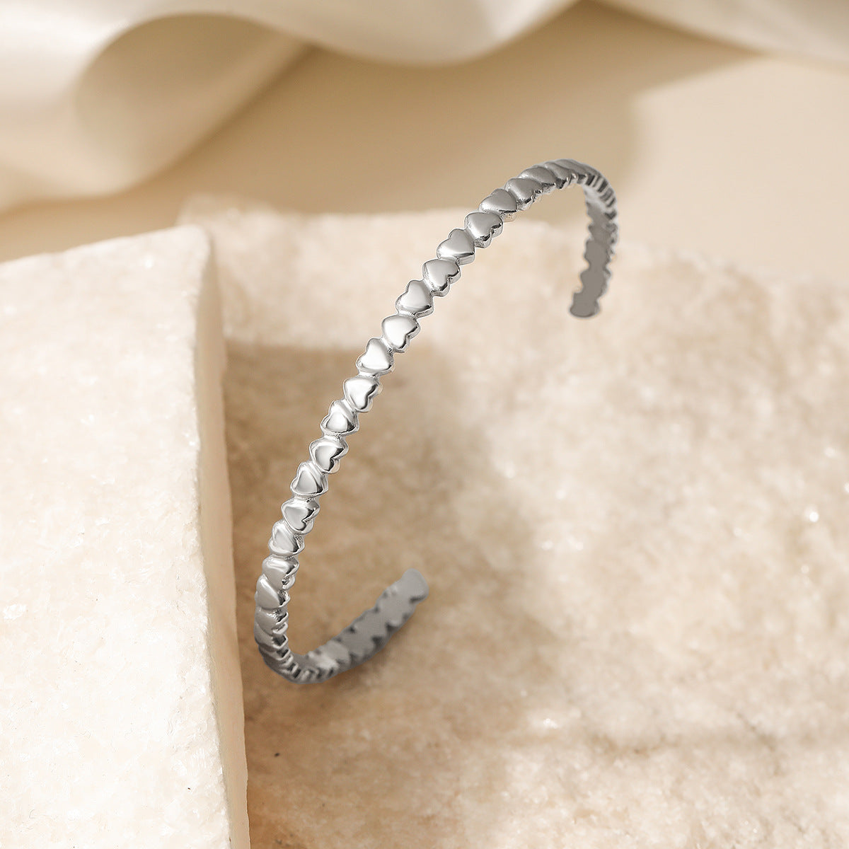 Minimalist Heart-Shaped 18K Gold-Plated Stainless Steel Cuff Bracelet for Women with Irregular Design