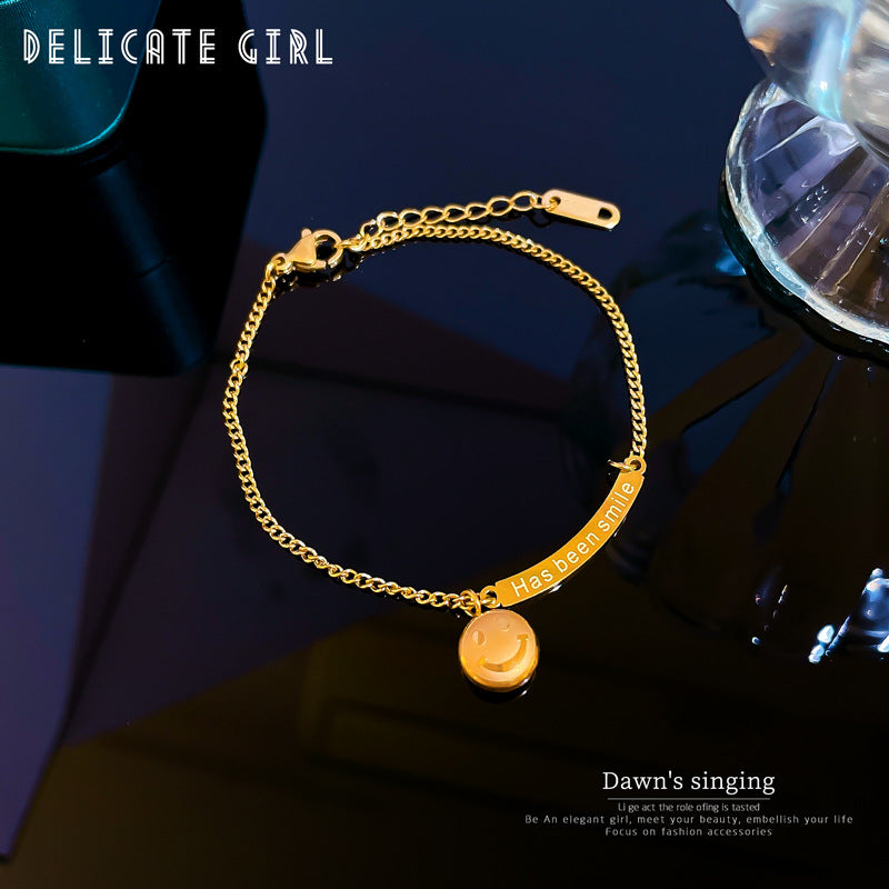Pulsera de cadena de cuentas con letras de cara sonriente de acero de titanio minimalista para mujer con baño de oro, amuleto de la suerte vintage