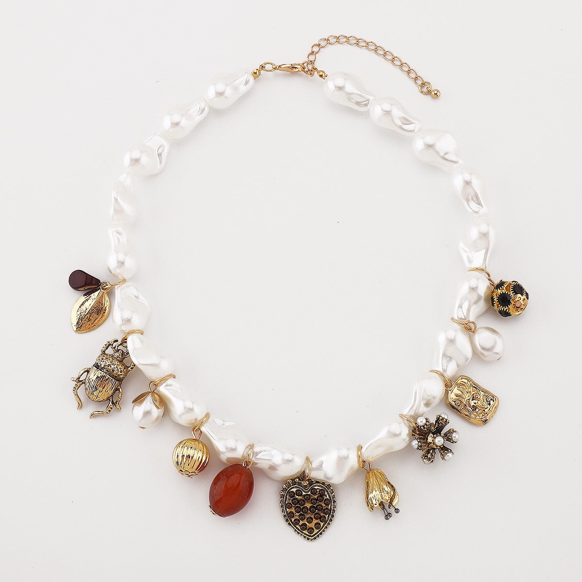 Fashion Baroque Heart Insect Geometric Alloy Plated Necklace with Imitation Pearl Beads for Women