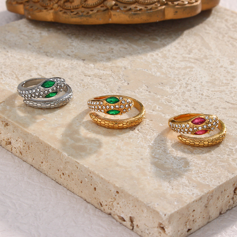 Anillo Ajustable Estilo Vintage de Serpiente en Acero Inoxidable con Baño de Oro de 18K y Incrustaciones de Pedrería
