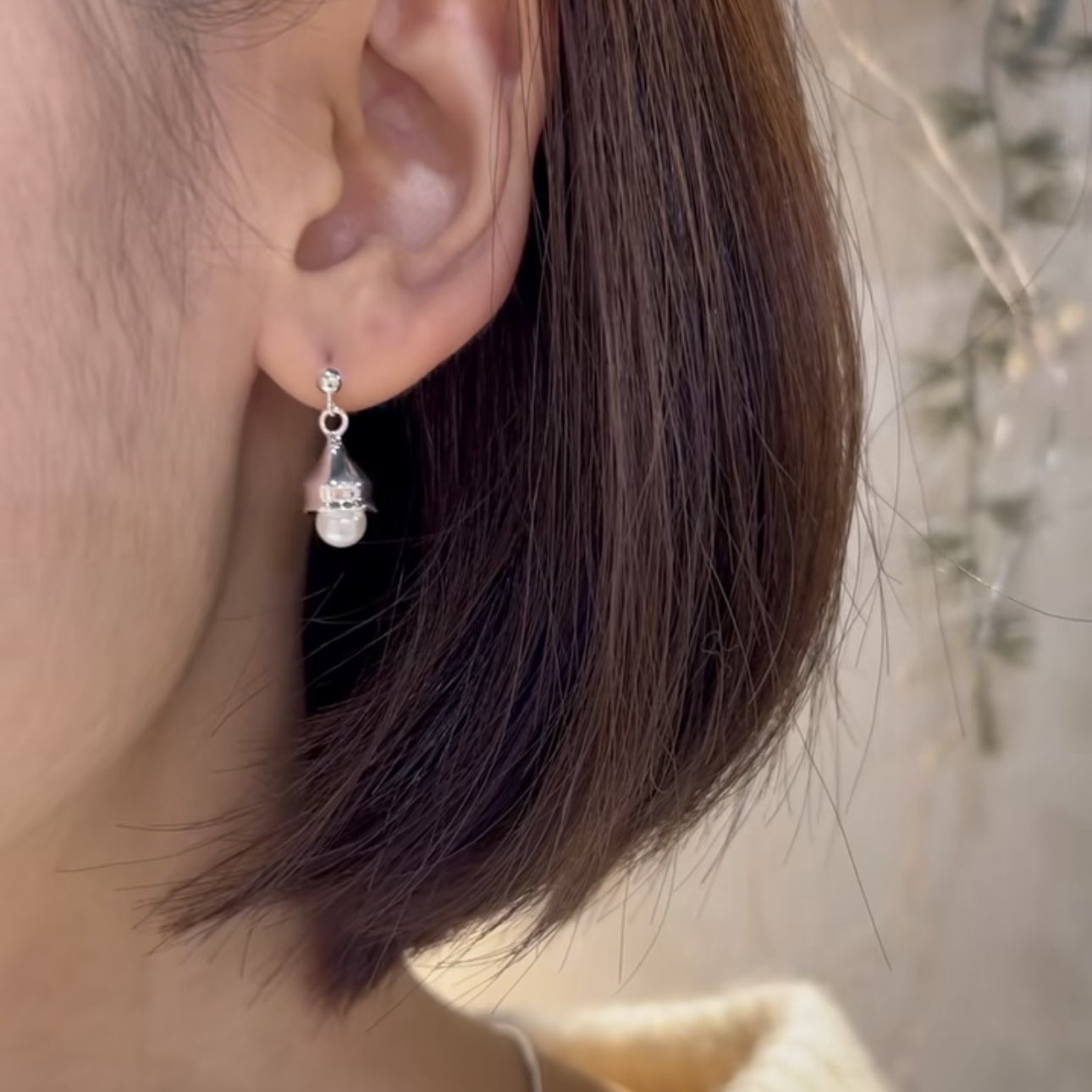 Minimalist Geometric Letter-Shaped 925 Sterling Silver Stud Earrings with Polished Finish