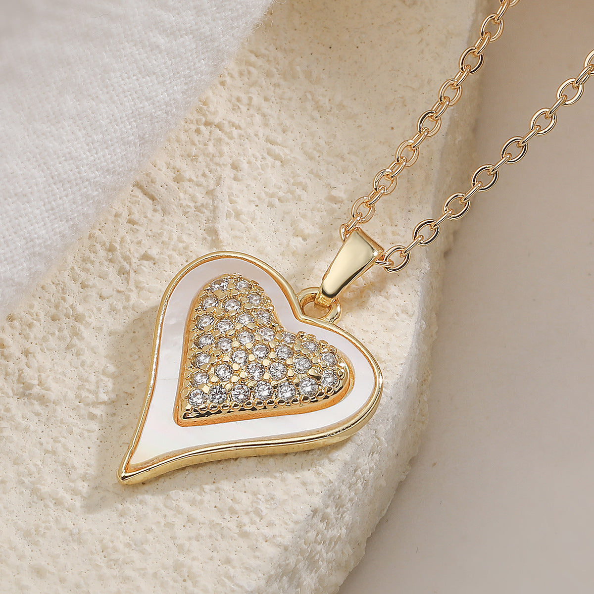 Minimalist Elegant 18K Gold Plated Brass Cubic Zirconia Heart Pendant Necklace