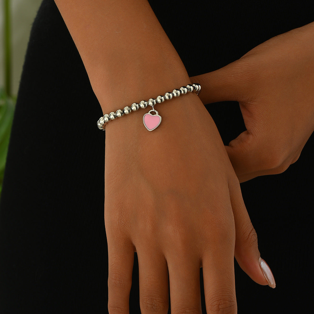 Minimalist Heart-Shaped Enamel Zinc Alloy Bracelet for Women with Beaded Design and Versatile Round Beads