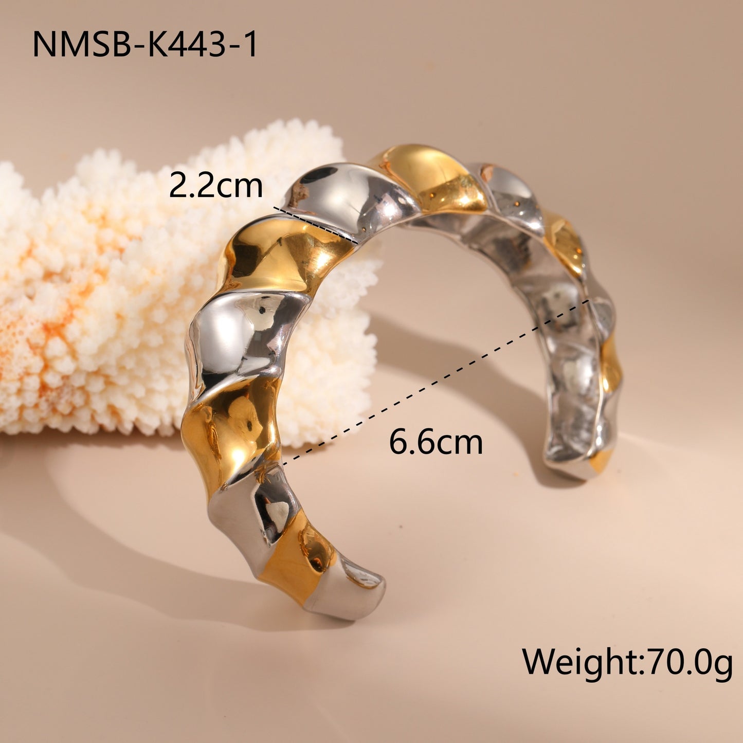 Fashionable Geometric Stainless Steel Bracelet with Plated Finish for Women