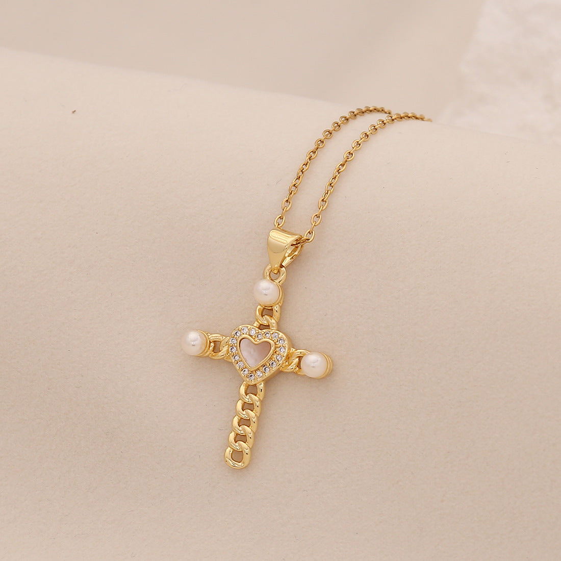 Collana personalizzata con croce in acciaio inossidabile, ciondolo in rame e perla finta