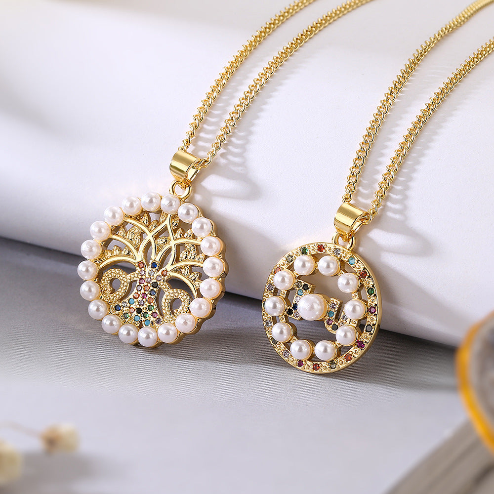 Collana girocollo geometrica rotonda minimalista da donna con base in rame placcata in oro 18 carati con perla coltivata e zirconi colorati