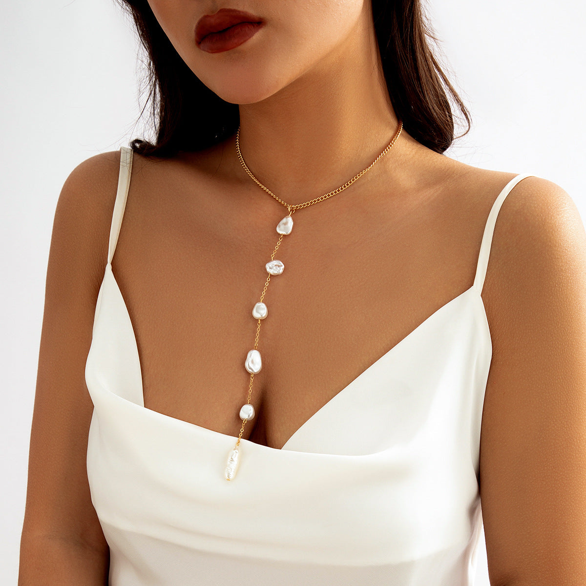 Collana pendente a Y in stile vintage francese da donna con nappe e perle finte, placcata in oro, su catena ad anelli