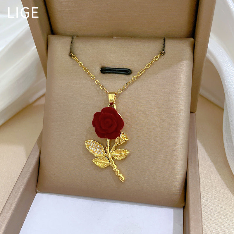 Elegant Rose Flower Shaped Full Rhinestone Pendant Necklace for Women with Titanium Steel Chain and Gold Plating