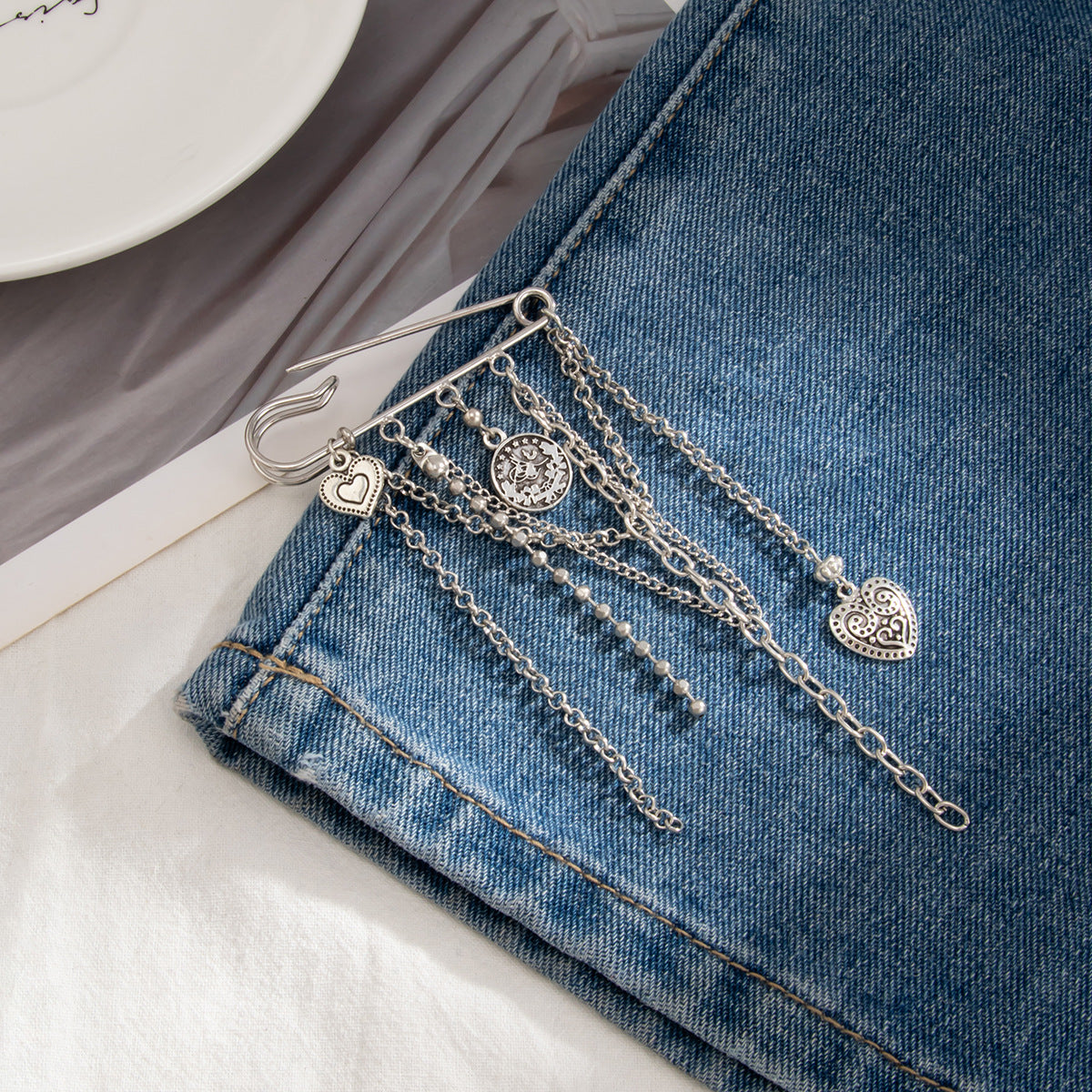 Streetwear Heart Shape Zinc Alloy Plated DIY Charm Bar Brooch with Tassel and Chain